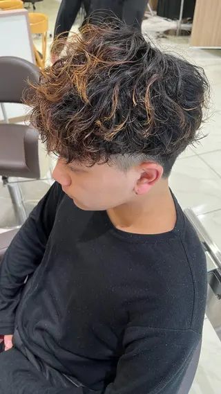 パーマ メンズ 【メンズパーマ✨️ フェザーパーマ】岩城のヘアスタイル