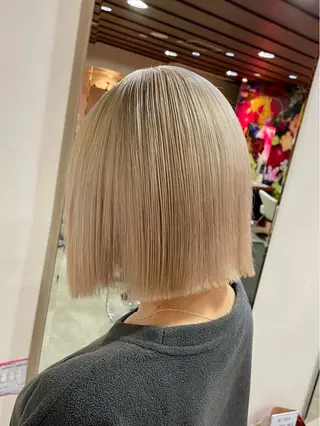 ミディアム W_SALON ［触れたくなる艶髪］のヘアスタイル