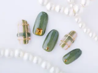 ネイル Tiary Nail Fのネイルデザイン