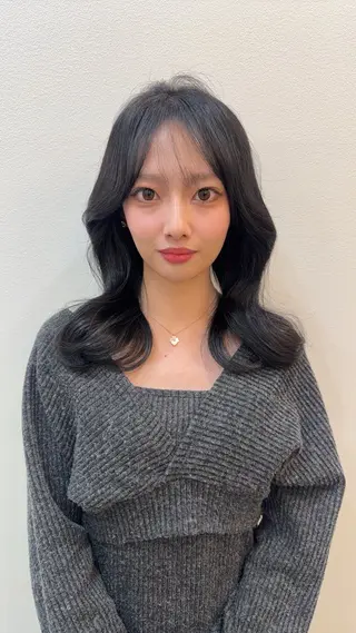 ロング カラー Qmee所属・Shun 透明感カラ ー/似合わせカットのヘアスタイル