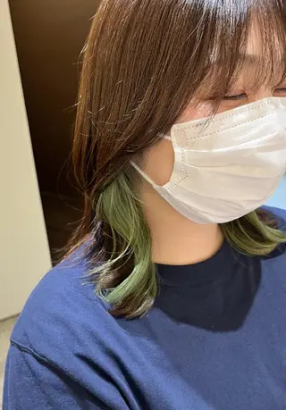 ミディアム カラー 中野渡 真利那のヘアスタイル