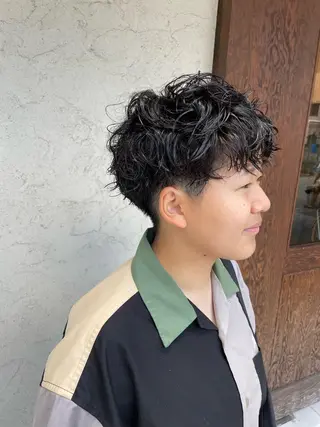 ショート パーマ メンズ 前川 万都里のヘアスタイル