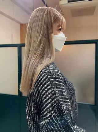 セミロング カラー パーマ ヘアアレンジ ネイル マツエク・マツパ アイブロウ ハイトーン/ボブ 🌺Mikuのヘアスタイル