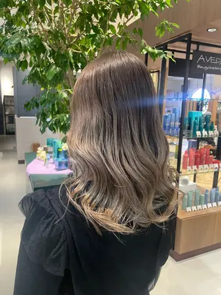 ロング キルンサンピアン所属・ナチュラルカラー 児玉優香のヘアスタイル