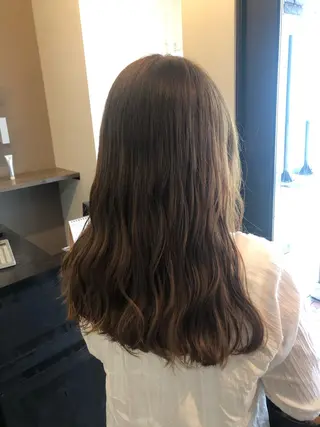 カラー リーフレ所属・榊原 七菜花のヘアスタイル