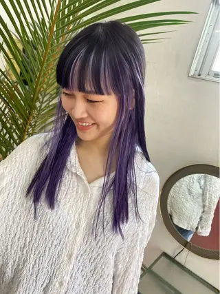 ロング カラー 響　インナーカラー イヤリングカラーのヘアスタイル