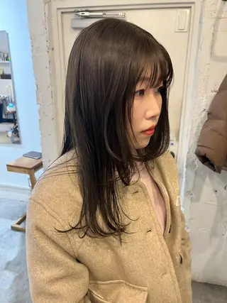 セミロング カラー パーマ ✴︎UNU ✴︎モエカのヘアスタイル