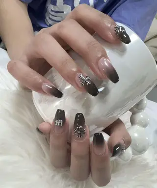 ネイル &Me さらのネイルデザイン
