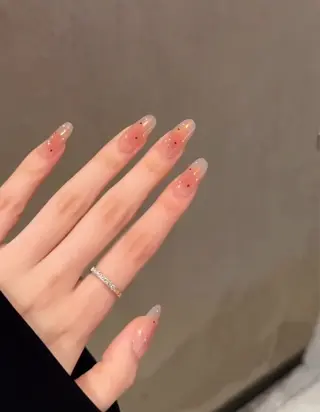 ネイル ☁️Yun nail KiKi☁️のネイルデザイン