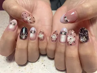 ネイル キラキラ オメメのネイルデザイン