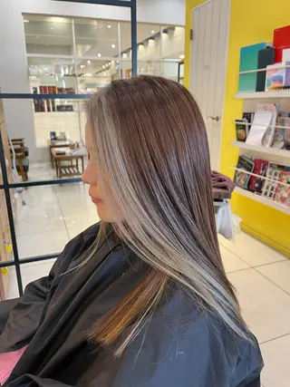 ロング らいむ/暖色/ルーツ /イヤリングカラーのヘアスタイル