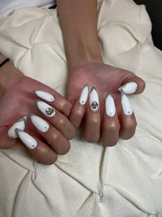 ネイル nail.salon .Reversalのネイルデザイン