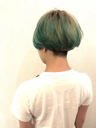 ショート カラー 平川 友希子のヘアスタイル