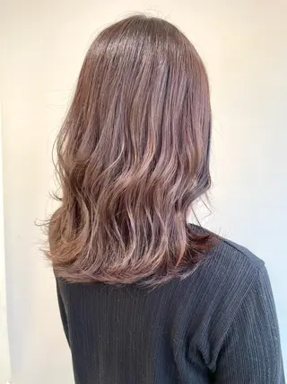 セミロング カラー 壽真央 /ブリーチカラーのヘアスタイル