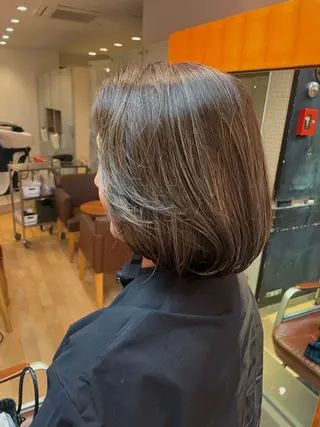 カラー L'arte所属・松並 直のヘアスタイル