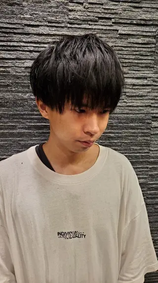ミディアム ヒロ銀座プレミアムバーバー新宿店所属・髙司 哲伸のヘアスタイル