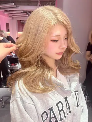 セミロング sara/名古屋/ワ ンカラー/ハイトーンのヘアスタイル