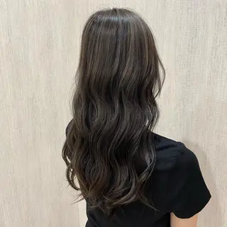 ロング カラー 🫧透け感⋆艶髪💎 山口アヤカのヘアスタイル