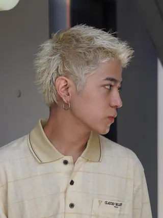 ショート カラー 山口 ヒロトのヘアスタイル