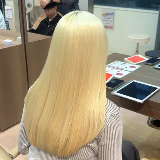 ロング カラー ケアブリーチカラー ✨️透明感カラーのヘアスタイル