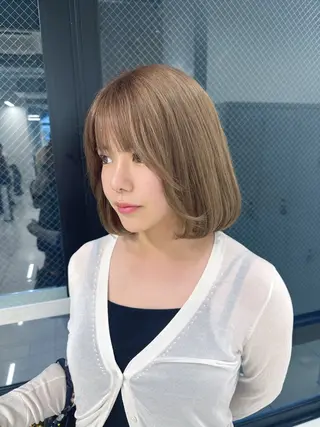 ミディアム Mana/ハイトー ン/レイヤー/ウルフのヘアスタイル