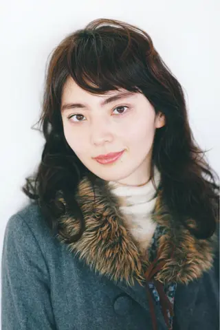 ミディアム conne& ririのヘアスタイル