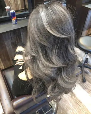 セミロング KIRA スズキ タクヤ/店長のヘアスタイル