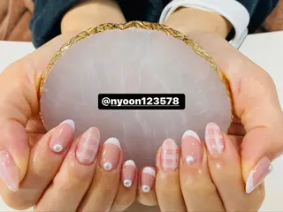 ミディアム ネイル マツエク・マツパ アイブロウ 18日（火）9時or 11時or15時空きのネイルデザイン