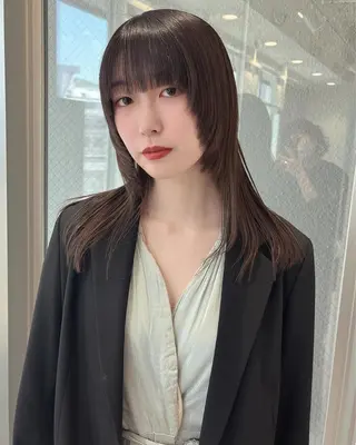 セミロング ウルフカット／吉村 桃子のヘアスタイル