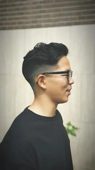 ショート パーマ メンズ BASUKIA 西宮 甲子園口所属・𝙢𝙚𝙣'𝙨 𝙝𝙖𝙞𝙧高津のヘアスタイル