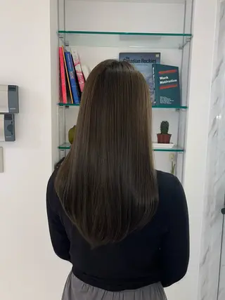 ロング カラー 野中里紗/ ベージュカラーのヘアスタイル