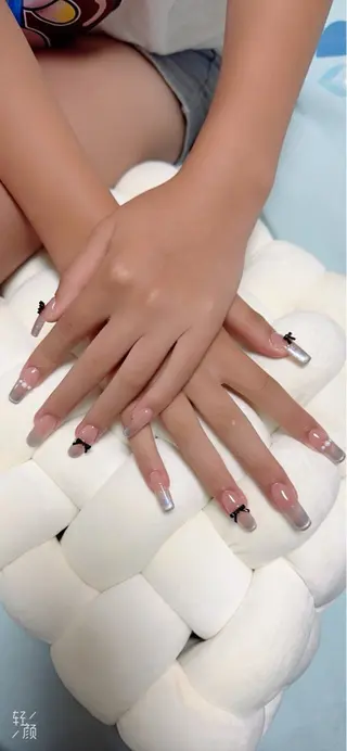 ネイル Fairyフェアリーネイルサロン所属・ゴ .のネイルデザイン