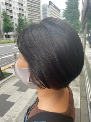 ショート カラー アートディレクター 尾内 友美のヘアスタイル