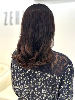 セミロング パーマ コテ巻き風パーマ/ キミシマカイトのヘアスタイル