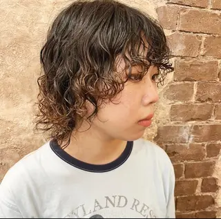 ショート パーマ ブリーチ、パーマ 西部笑のヘアスタイル