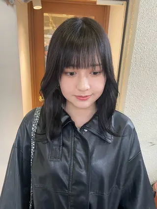 ミディアム カラー mei|顔まわり ×透明感カラーのヘアスタイル