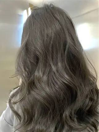 ロング ONYX 表参道所属・表参道/ハイライト 髪質改善ストレートのヘアスタイル