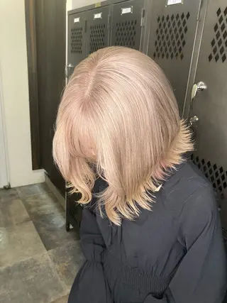 ミディアム カラー ヘアアレンジ 🧶ブリーチカラー TERU🧶のヘアスタイル