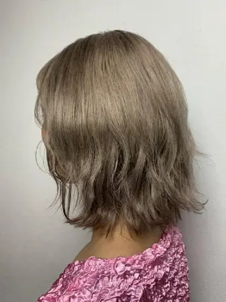 ショート カラー 坪井 佑美のヘアスタイル
