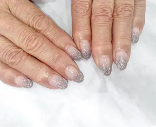 ミディアム BURGUNDY 🌹eriのネイルデザイン