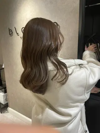 セミロング salowin銀座6丁目所属・銀座 Megumiのヘアスタイル