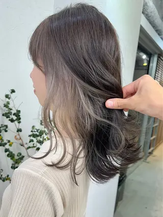 セミロング カラー ヘアアレンジ 坂齋大地／レイヤー/ ミルクティーのヘアスタイル