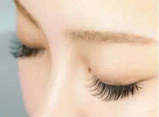 マツエク・マツパ CLOVER一宮店所属・岩佐 朋香のマツエク・マツパデザイン