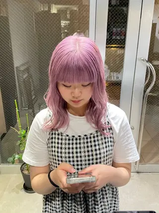 カラー ミルクティーベージュ ブリーチ🖤サヤカのヘアスタイル