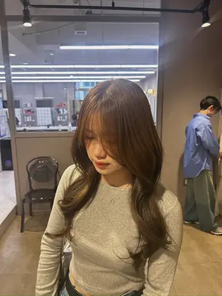 ロング カラー 🤍レイヤーカット/ ベージュヘア🤍のヘアスタイル