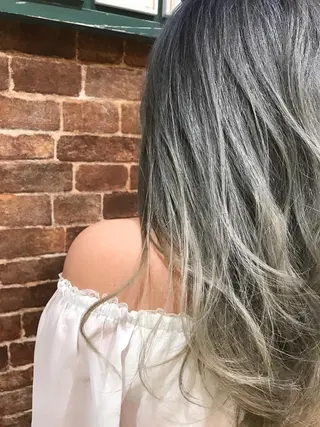 ロング カラー 松本 明日可のヘアスタイル