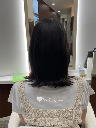 ミディアム 豊田 智美のヘアスタイル