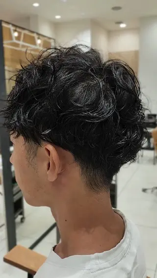 メンズ パーマ “垢抜けパーマヘア” 佐藤ジルのヘアスタイル