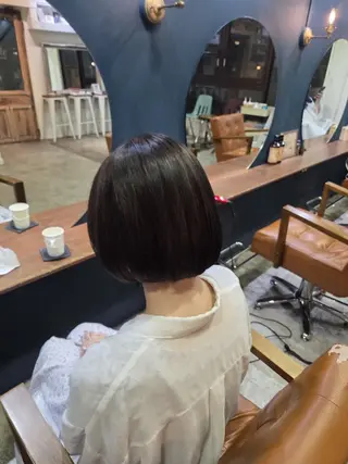 カラー shoto ベージュカラー、ボブのヘアスタイル