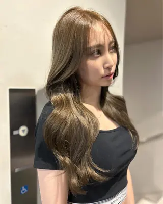 カラー ICY表参道所属・ERIKA YAMAMOTOのヘアスタイル